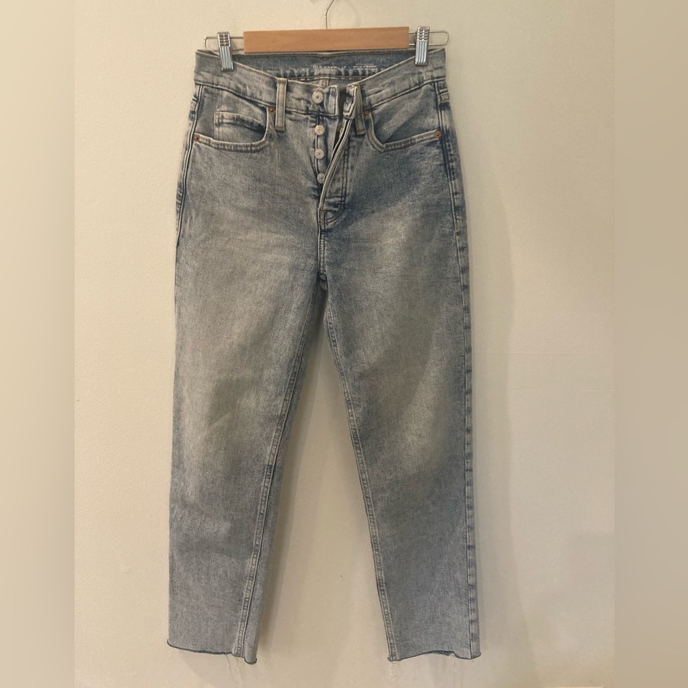 Old navy O.G. Sky-hi straight acid wash raw hem
